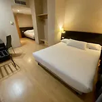 Hotell Ciudad De 3*